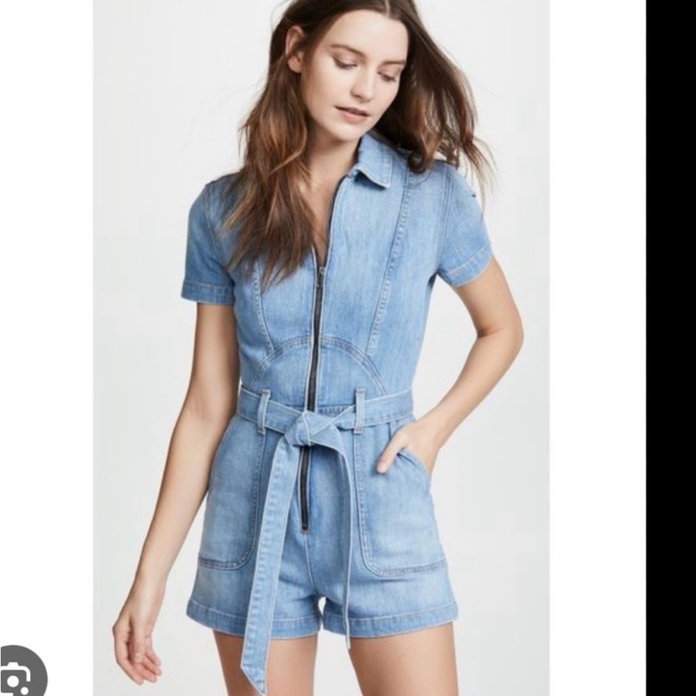 AO.LA Alice + Olivia Denim Short Romper Size 29 In Fade Away Was EUC
